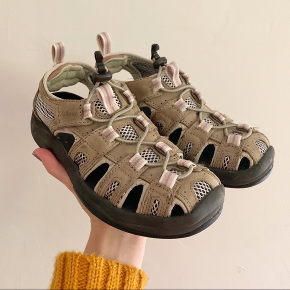 pull on walking shoes